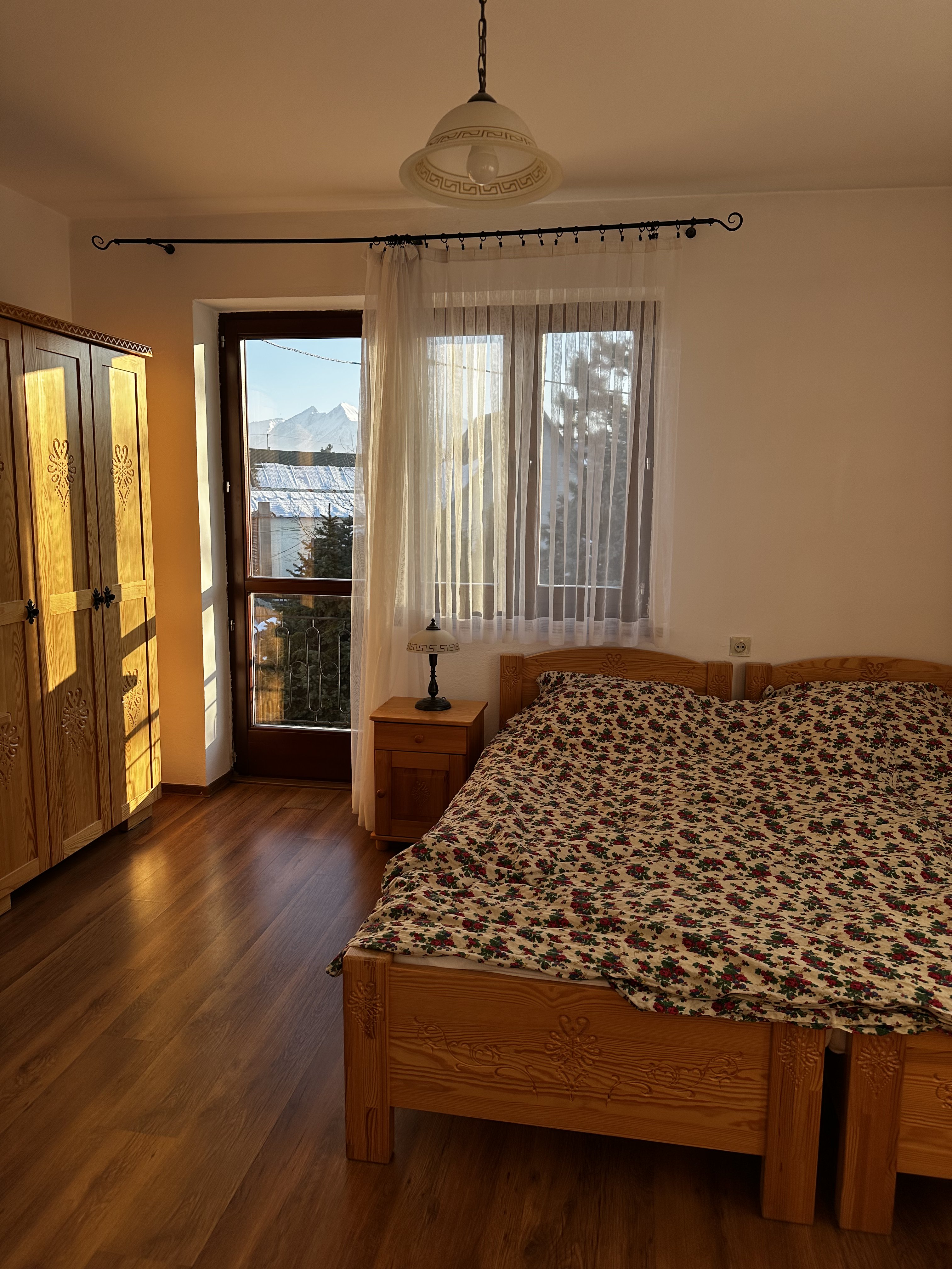 Widok na góry z Apartamentu Rodzinnego nr 5 w Czarnej Górze